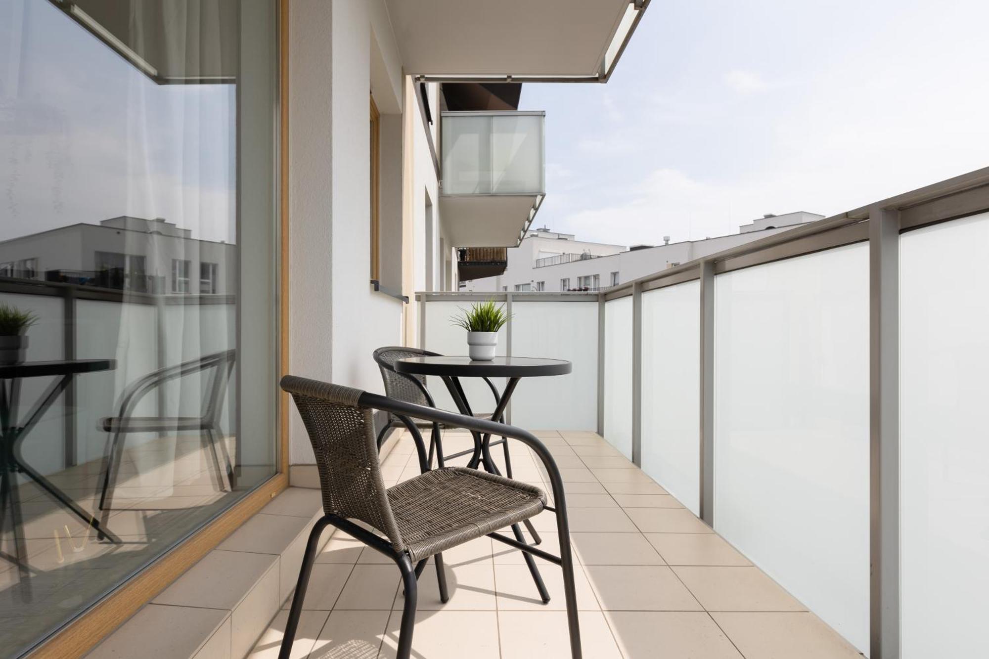 Metro Bielany Apartments By Noclegi Renters وارسو المظهر الخارجي الصورة
